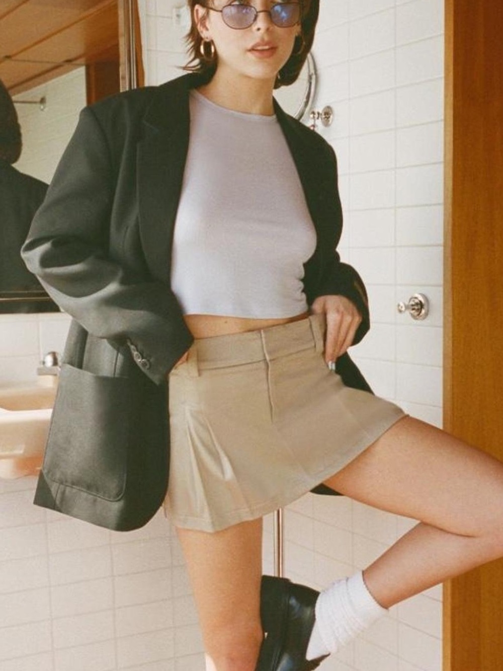 Aritzia| ‘Rider’ Khaki Pleated Mini Skirt